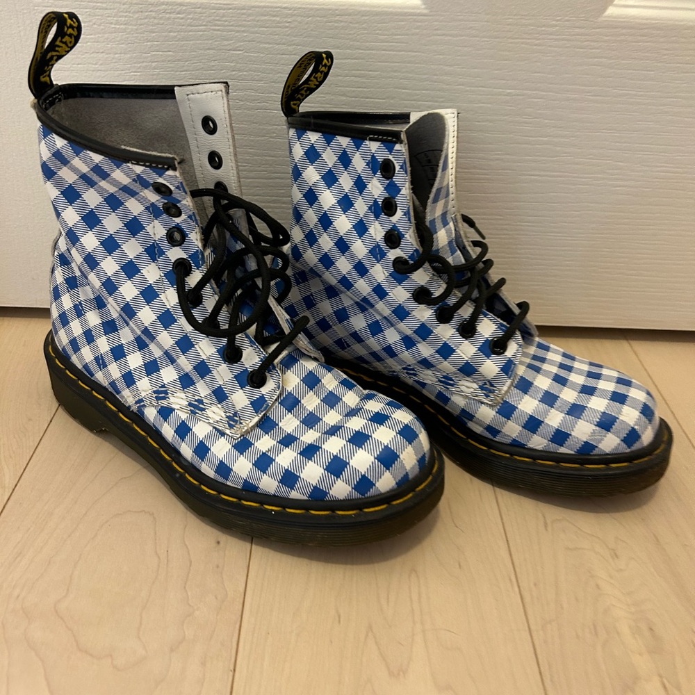 Dr. Martens Blue and White Checkered Boots Sz 7 EU 38 Excellent used condition.